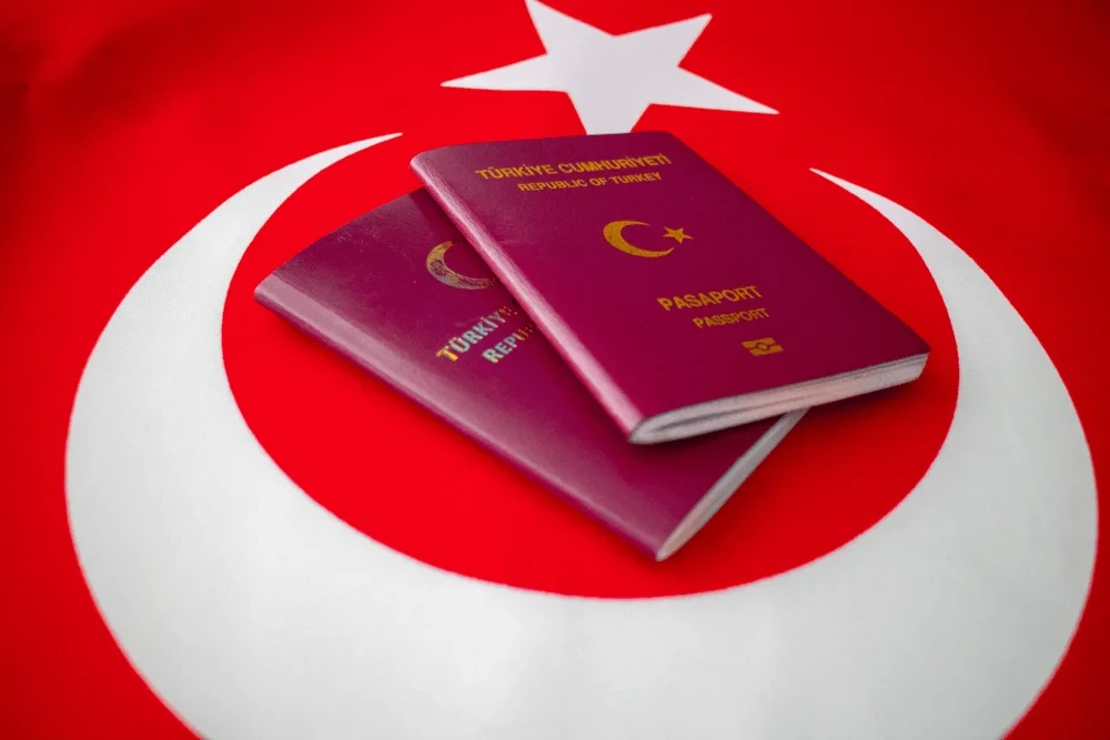 Turkish citizenship for the whole family by purchasing property from Kurt Safir
